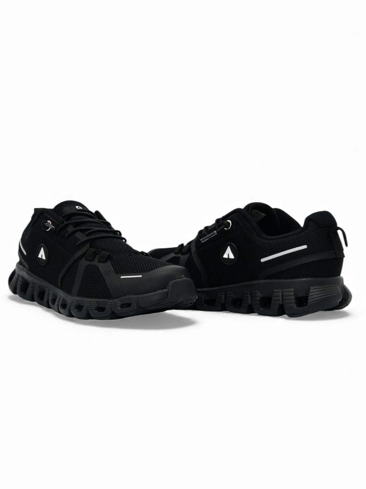 14290 – Tenis deportivos totalmente negros para hombre