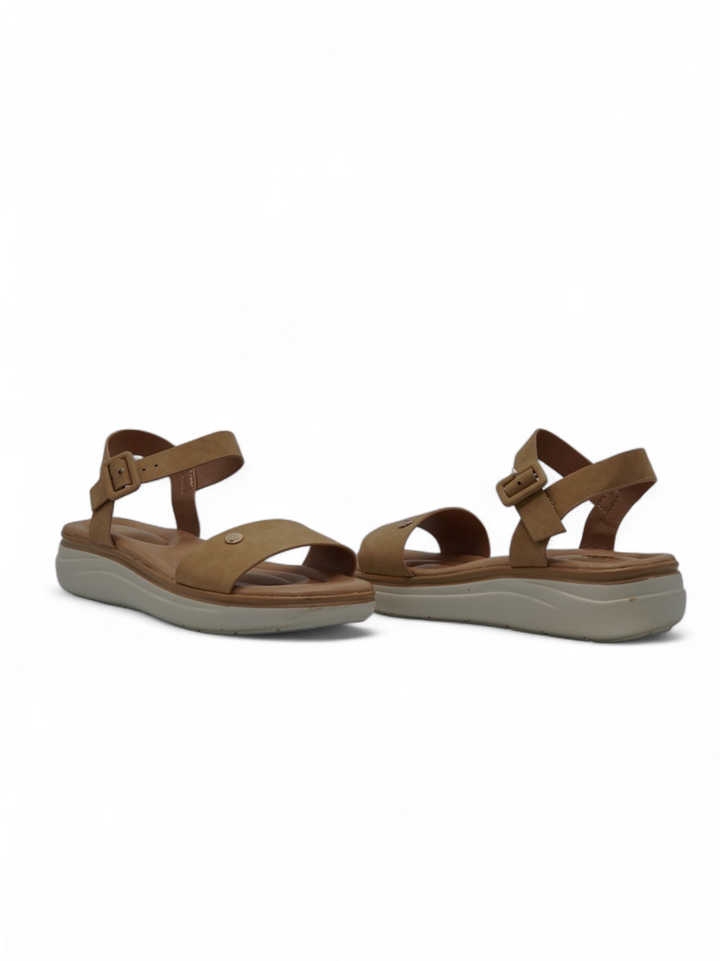14369 – Sandalias Camel con Plataforma Ligera y Hebilla Ajustable