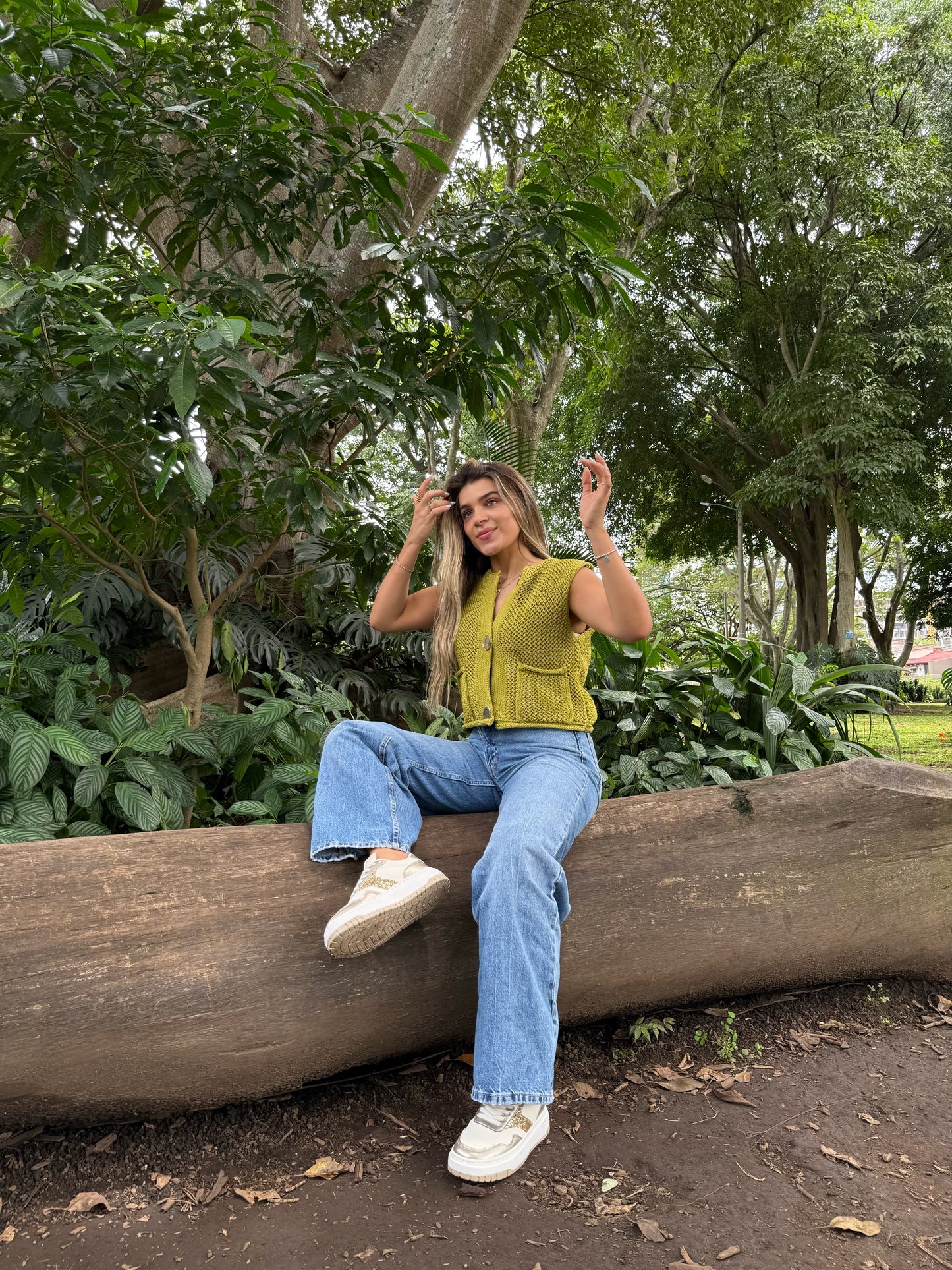 13561 - Tenis Urbanas para Mujer en Nude con Detalles Rosé y Brillantes