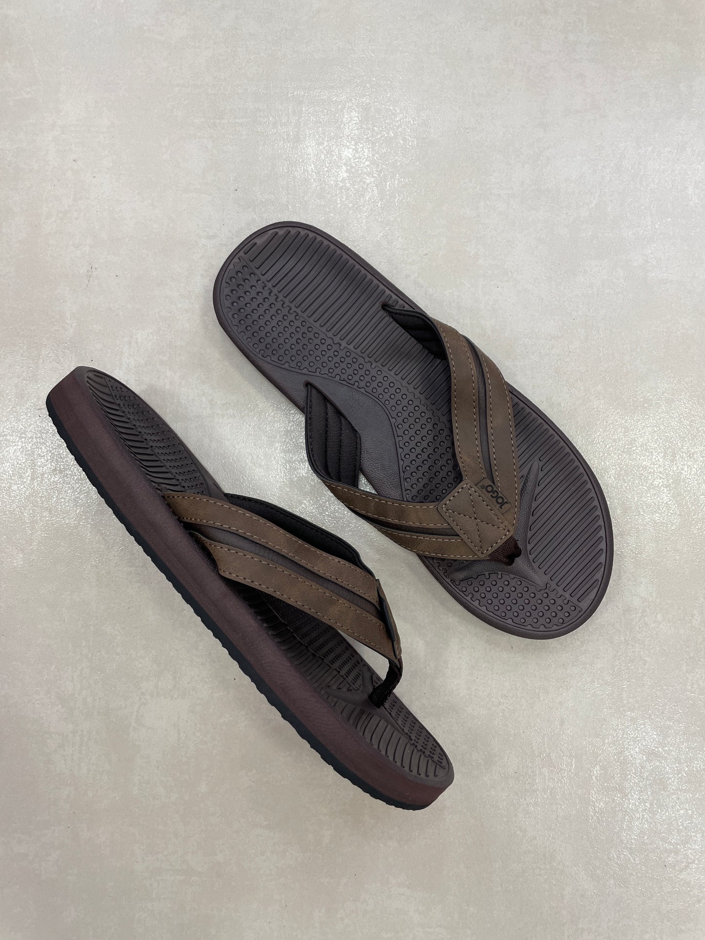 14398 – Chancletas Marrón Oscuro con Suela Antideslizante