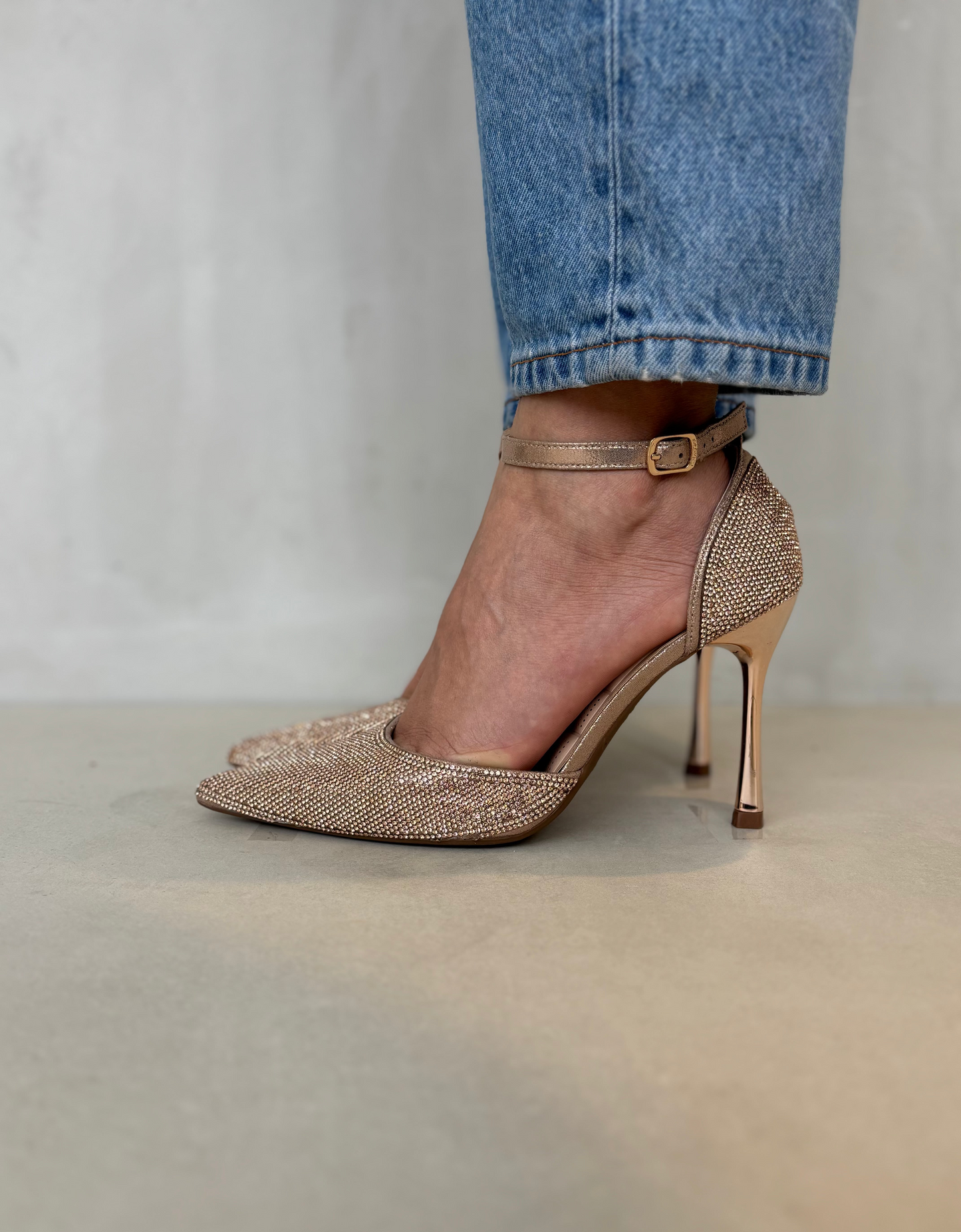 14262 – Tacones Rosa Gold con Brillos y Correa al Tobillo