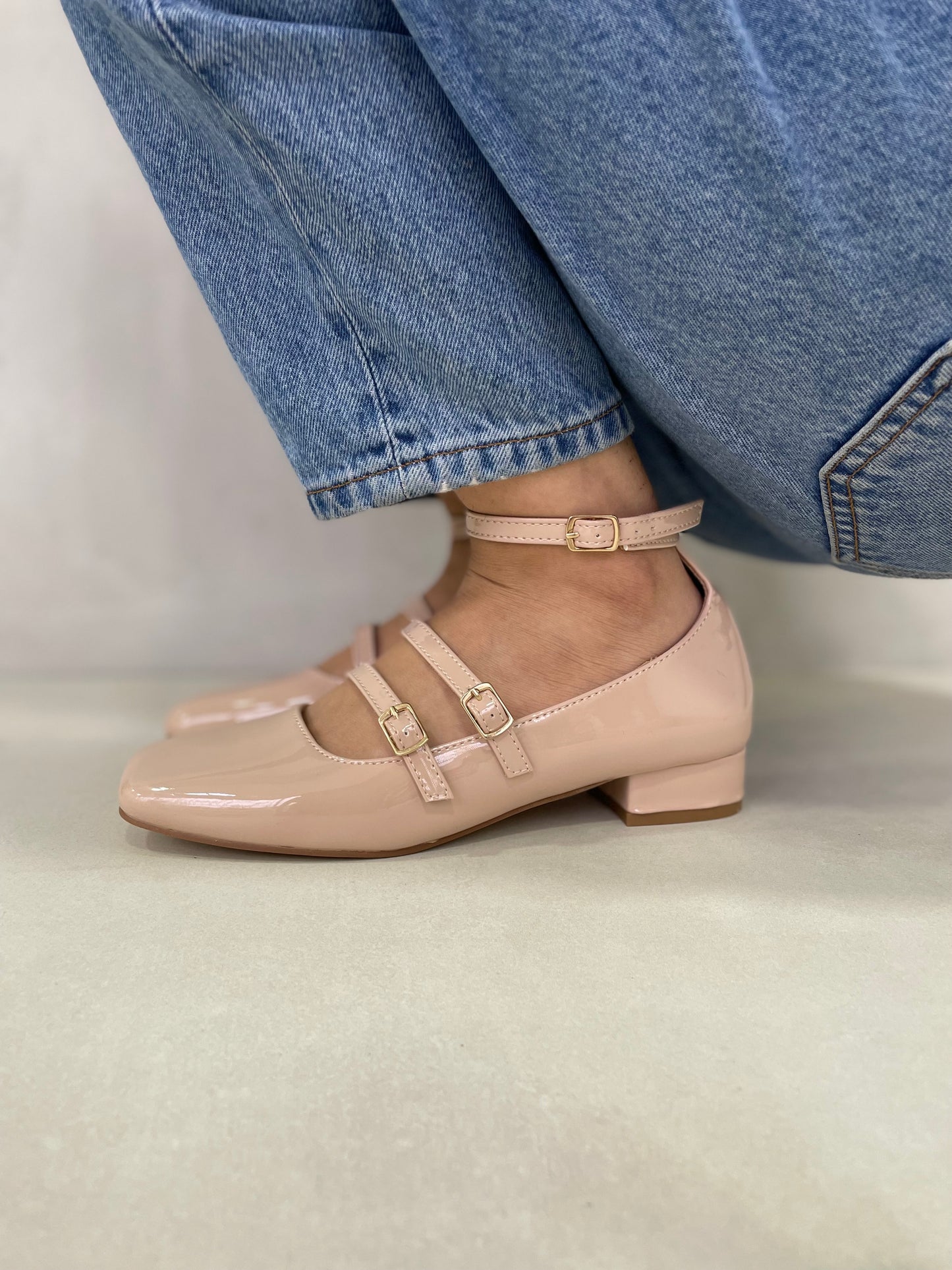 13593 - Zapatos Mary Jane para Mujer en Charol Nude Rosado con Tacón Bajo