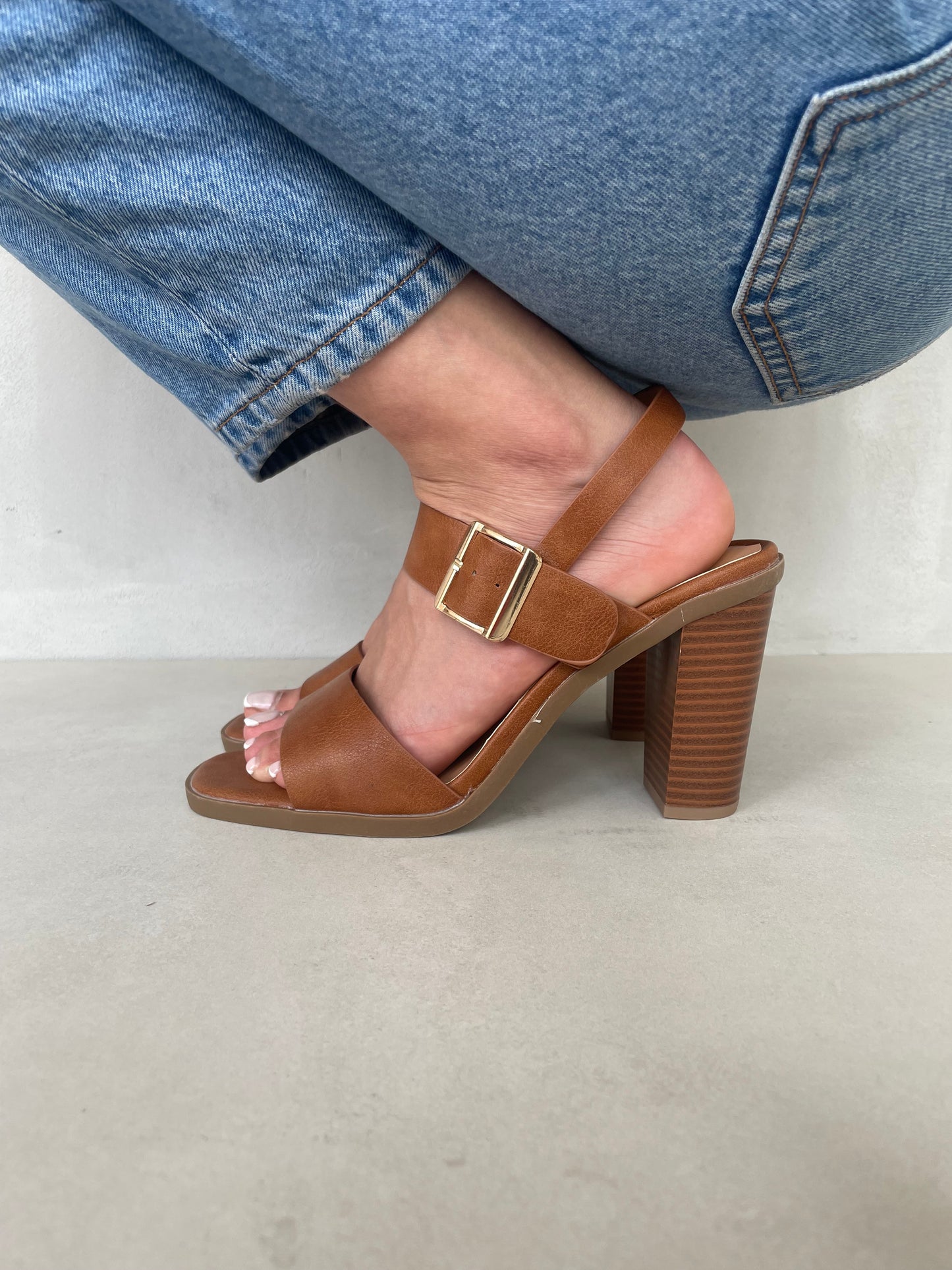 13609 - Sandalia de Tacón Alto con Pulsera Ajustable