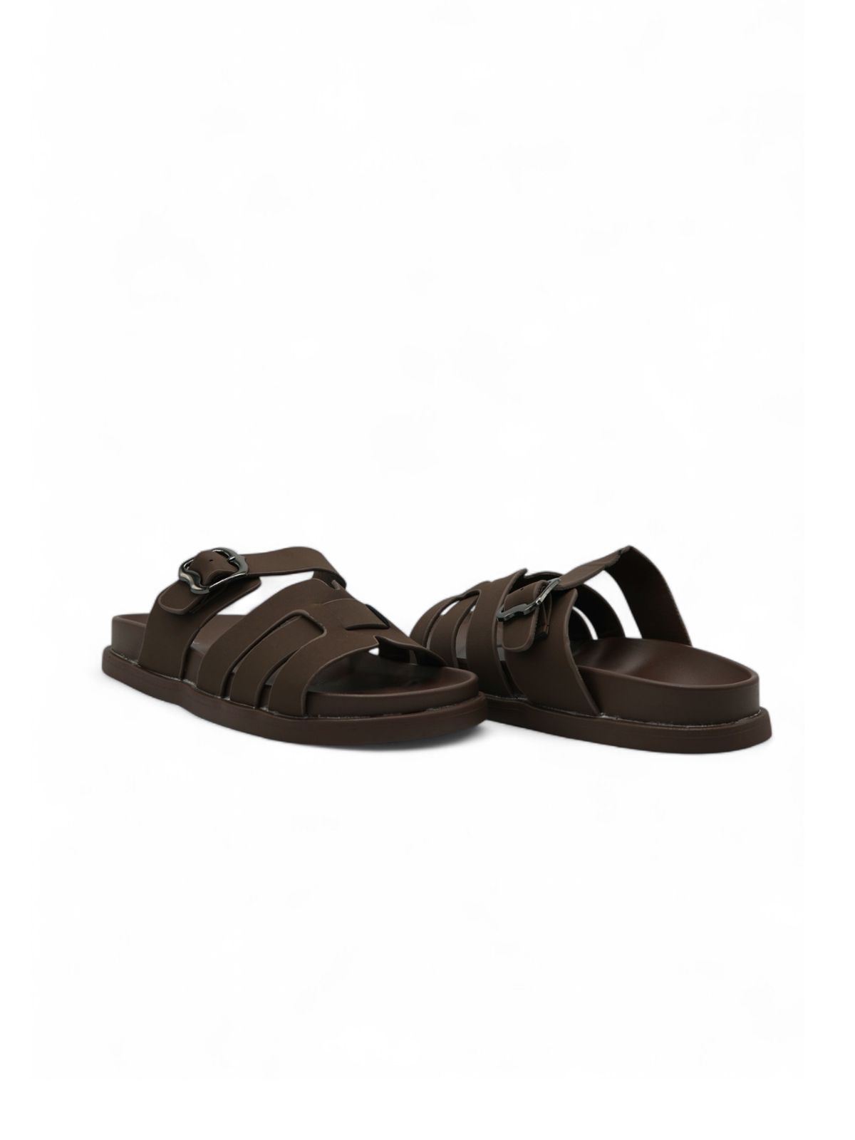 14481 – Sandalias Marrón con Hebilla Plateada y Diseño Entrelazado