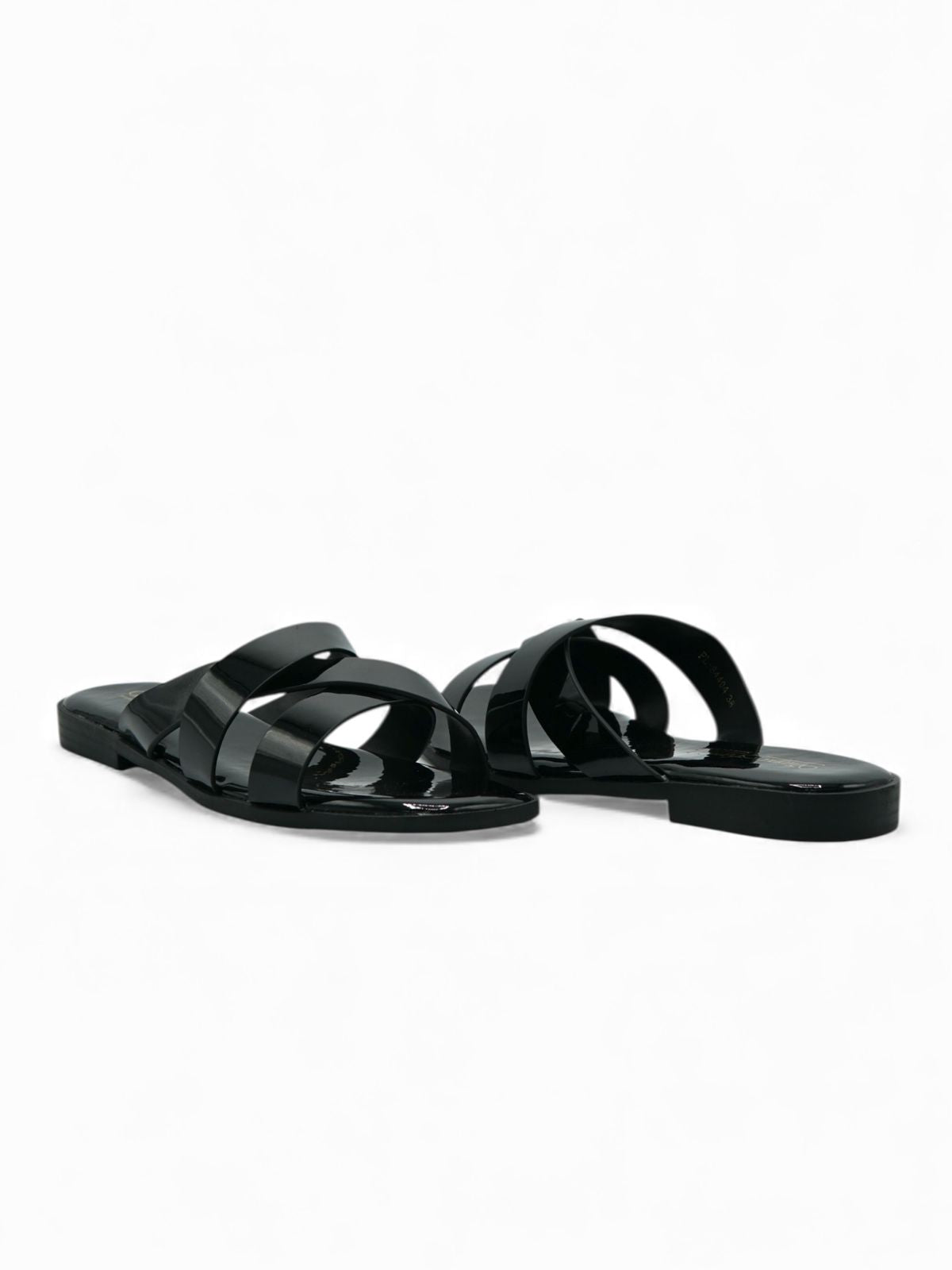 14413 – Sandalias Negras Charol con Tiras Cruzadas