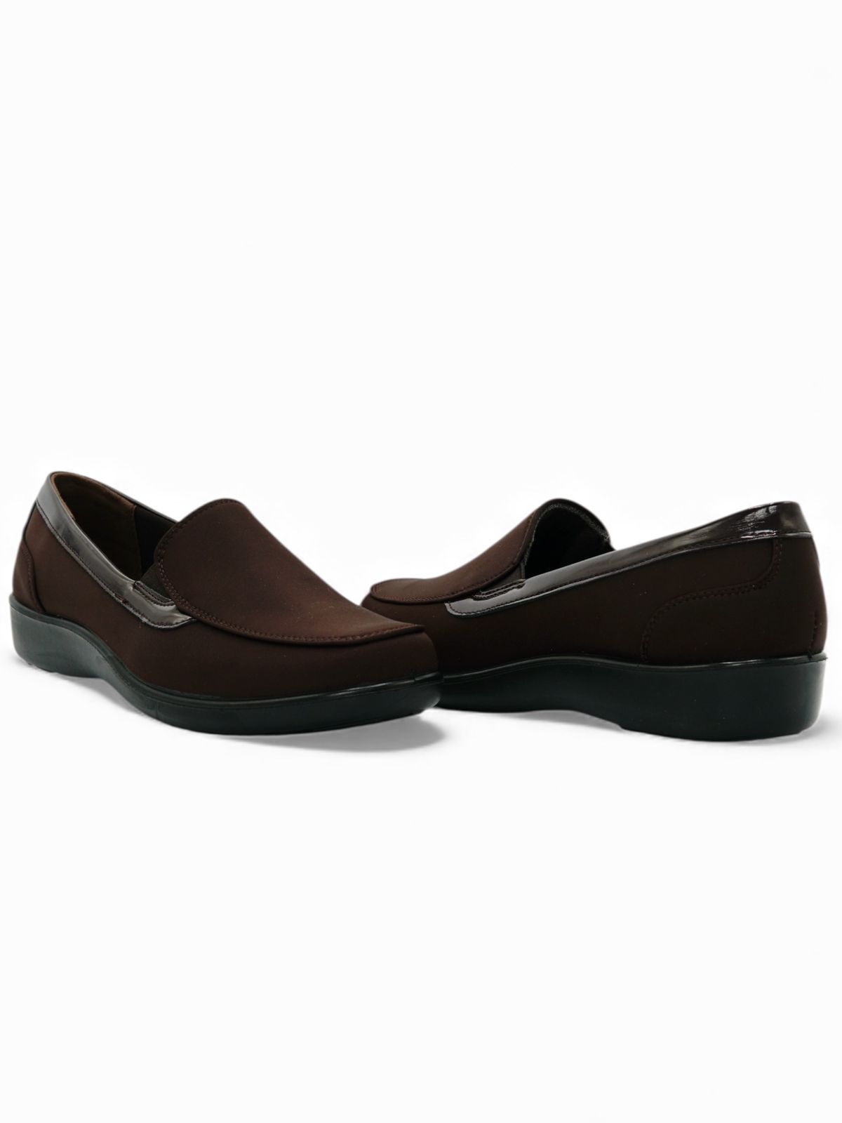 10546 – Zapatos Slip-On Marrón con Suela Ergonómica