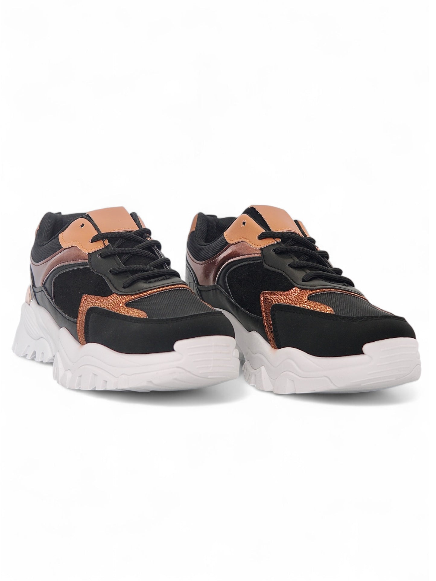 13545 - Tenis Chunky para Mujer en Negro con Detalles Metálicos Cobre