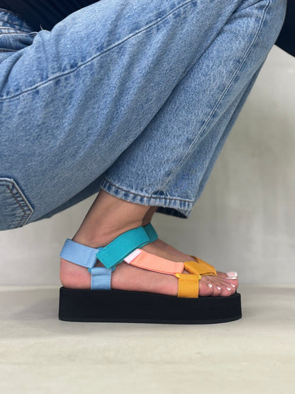 14056 - Sandalias Multicolor con Plataforma