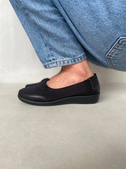 13095 – Zapatos Negros Tejidos con Suela Ergonómica