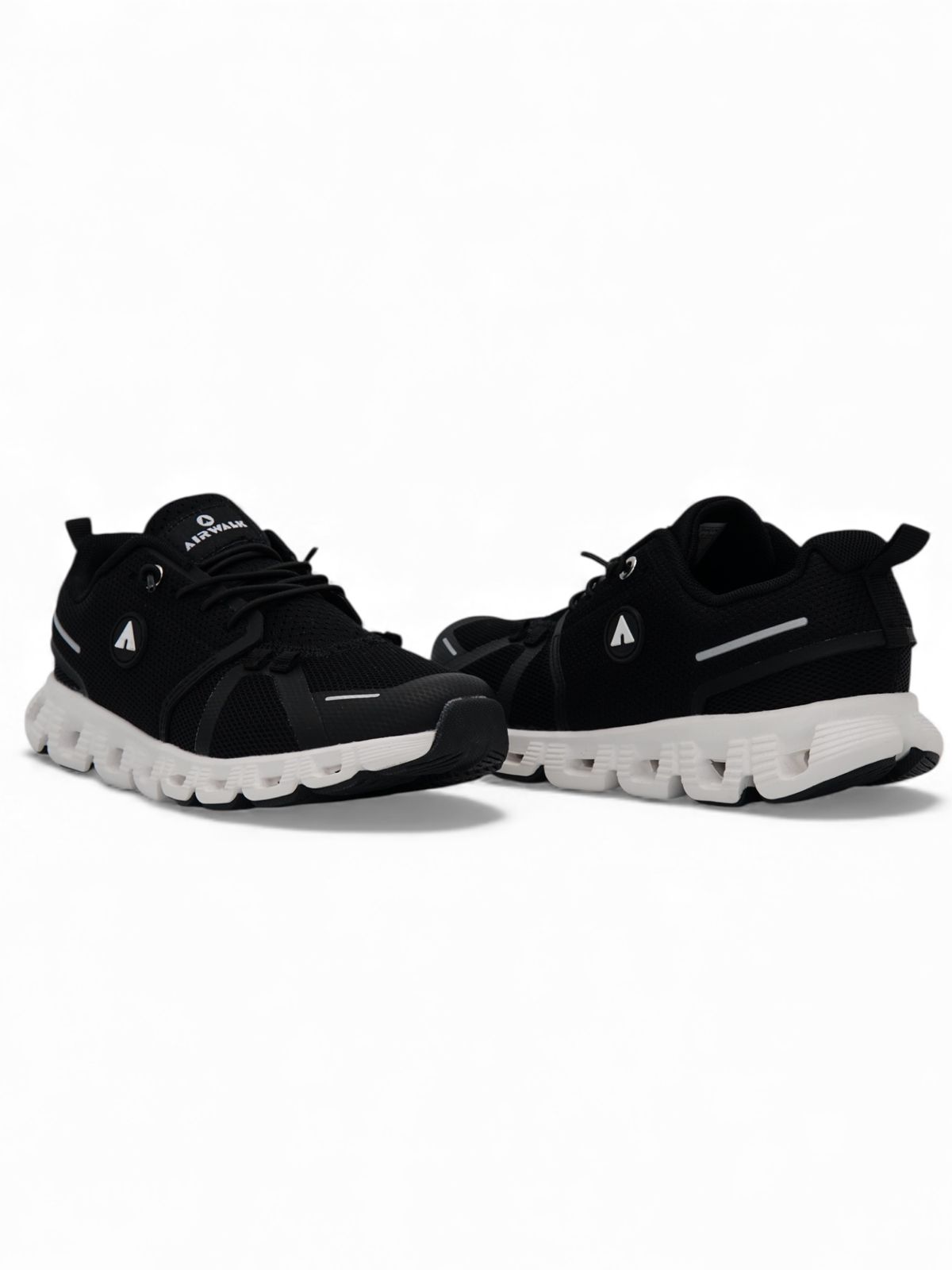 14291 – Tenis Deportivos Negros con Suela Blanca y Tecnología de Amortiguación