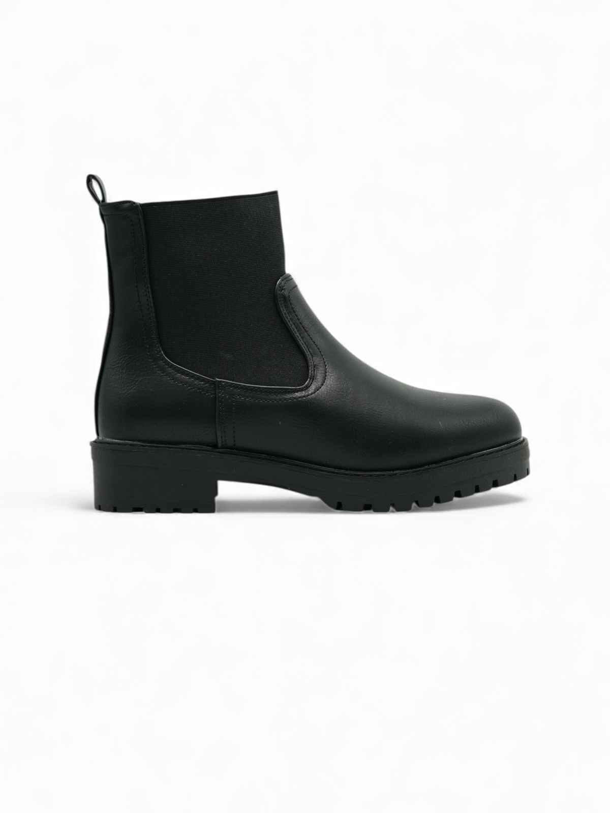 14301 – Botines Negros con Elástico Lateral y Suela Chunky