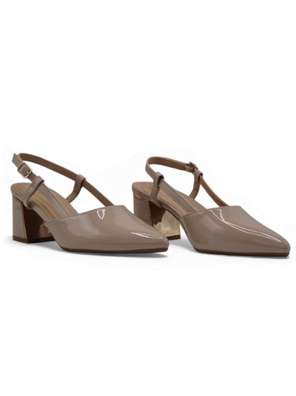 14341 – Zapatos Beige de Charol con Pulsera y Tacón Bajo