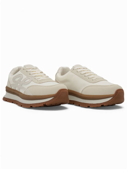 14434 – Zapatillas Beige con Suela Caramelo y Detalles en Textura Mixta