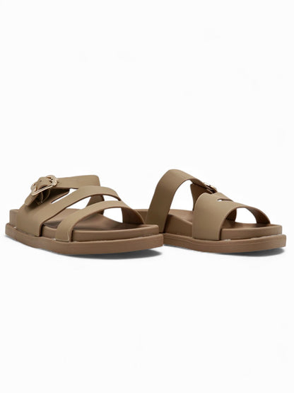 14475 – Sandalias Beige con Hebilla Dorada y Tiras Cruzadas