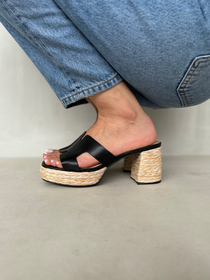 13755 – Sandalias de Tacón – Diseño Casual en Tonos Negro con Detalle Trenzado
