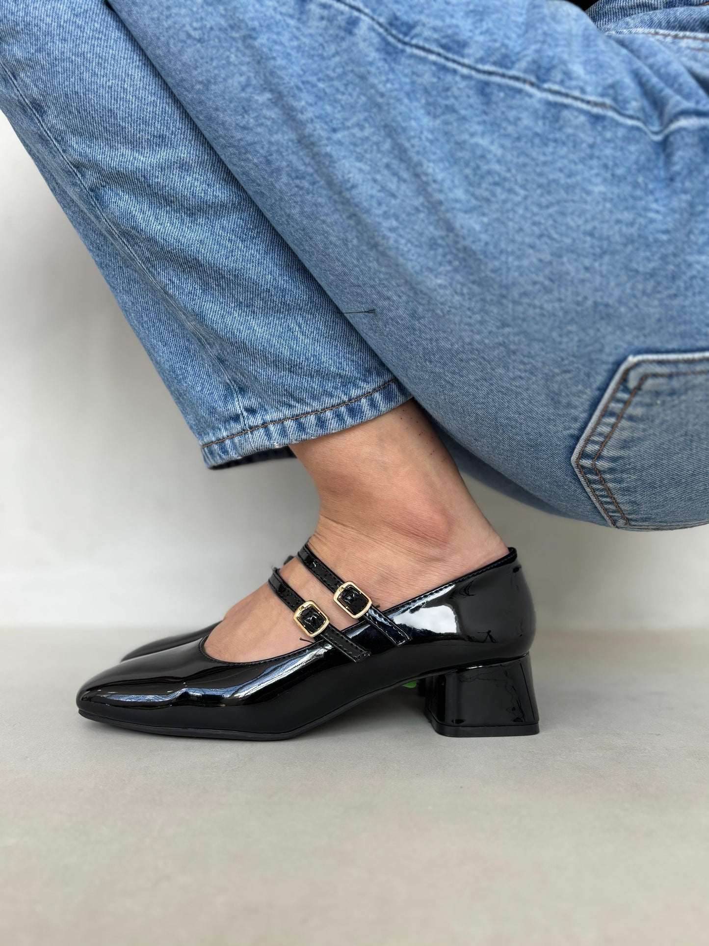 13463 - Zapatos de Tacón Bajo para Mujer en Charol Negro