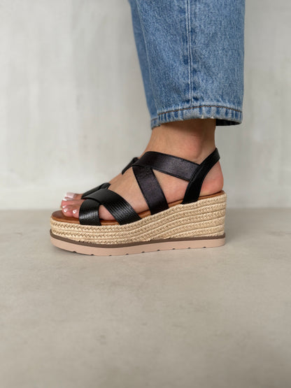 13748 - Sandalias para Mujer en Negro con Cuña de Yute y Tiras Elásticas