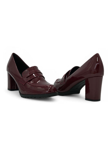 10822 - Tacones Tipo Mocasín para Mujer en Charol Vino