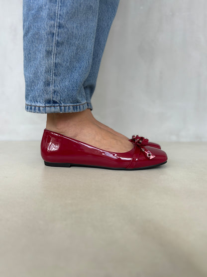14459 – Bailarinas Burdeos de Charol con Lazo Frontal
