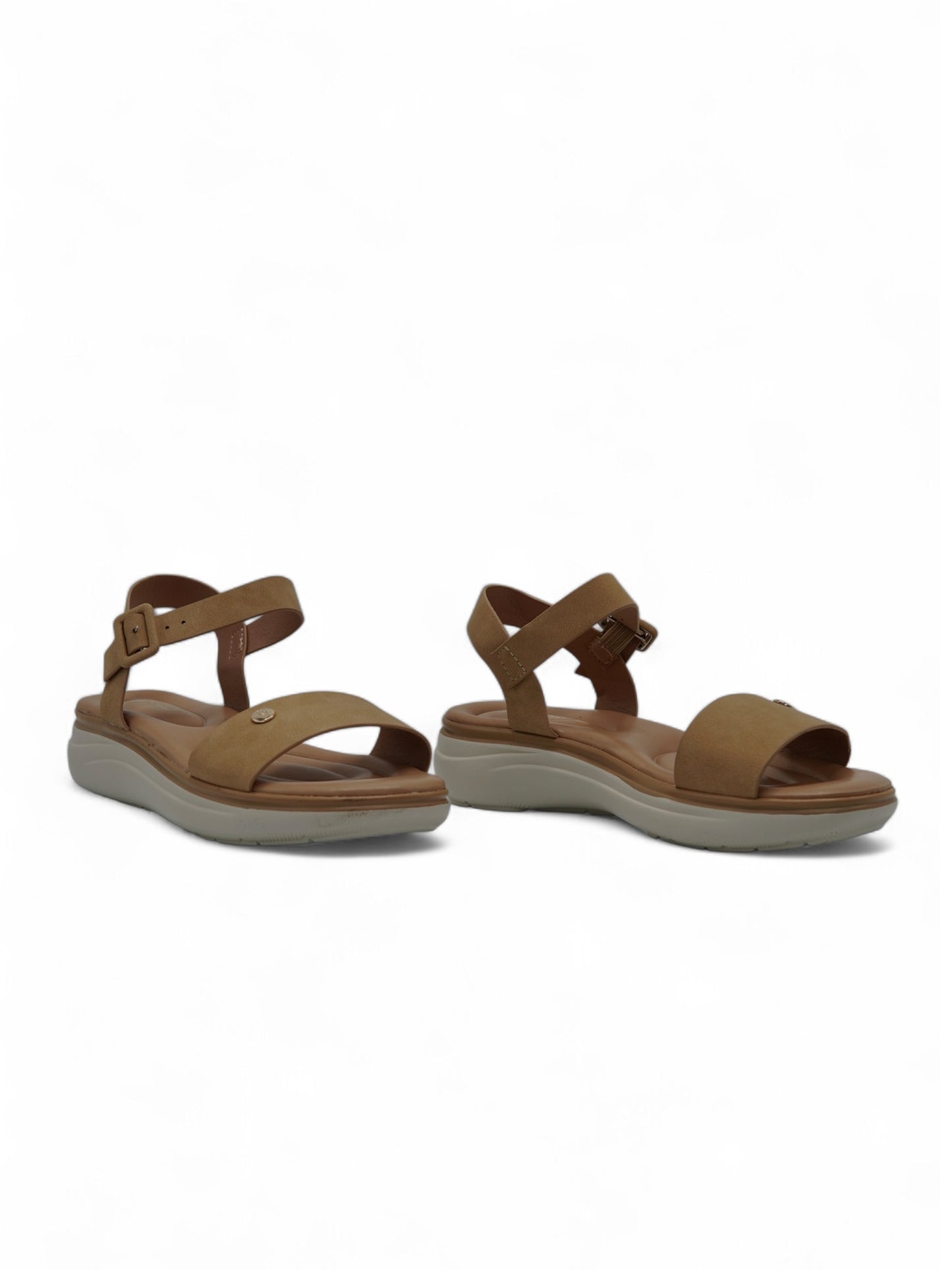 14369 – Sandalias Camel con Plataforma Ligera y Hebilla Ajustable