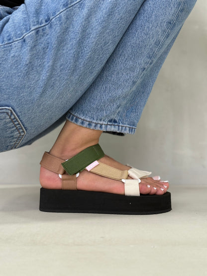 14053 - Sandalias Multicolor con Plataforma