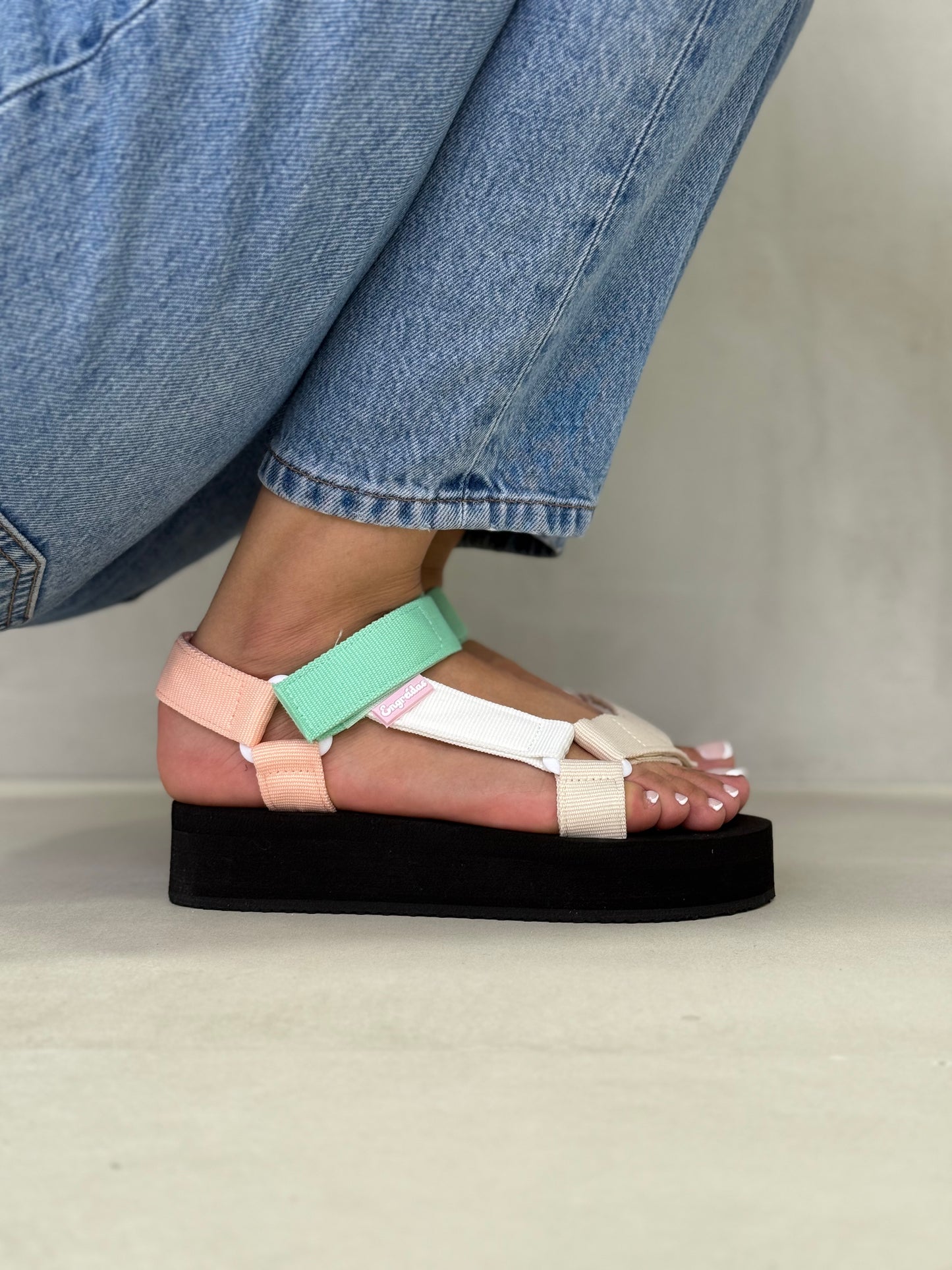 14054 - Sandalias Multicolor con Plataforma