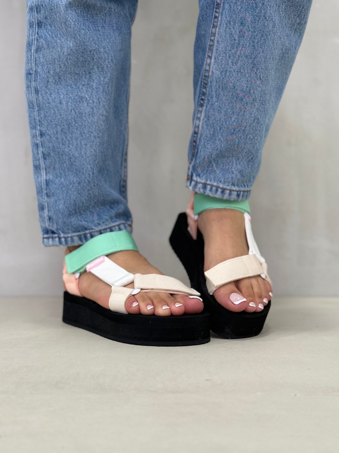 14054 - Sandalias Multicolor con Plataforma