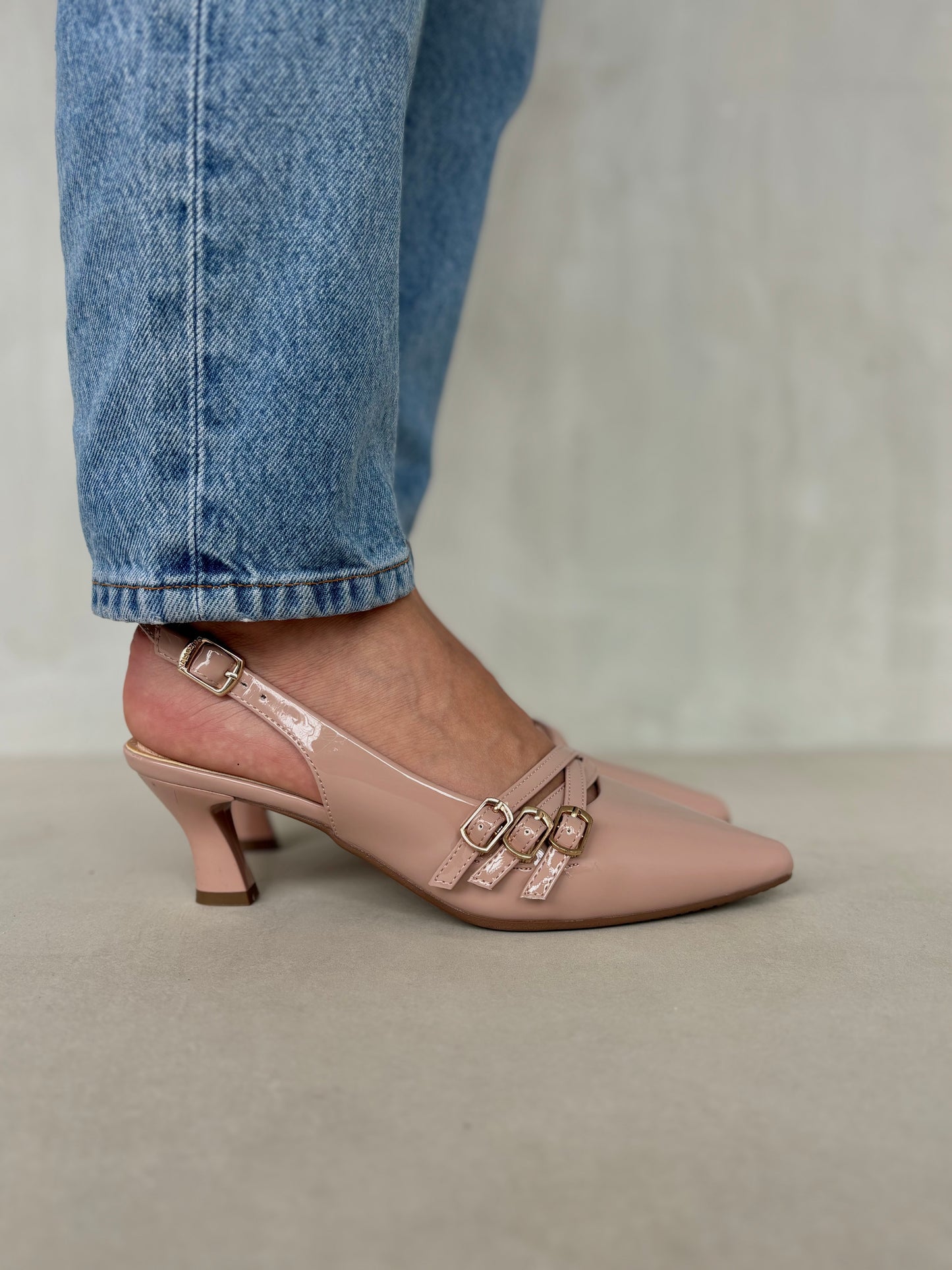 14060 - Zapatos Slingback Rosados con Tacón Medio y Doble Hebilla