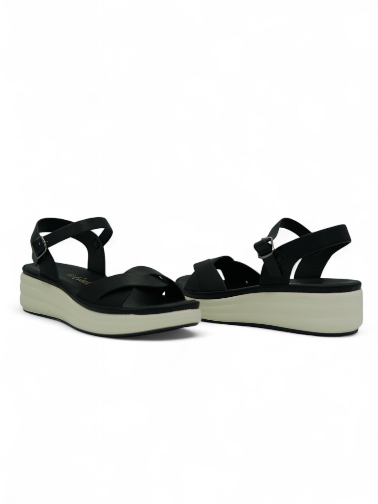 14323 – Sandalias Negras con Plataforma Bicolor y Hebilla Plateada