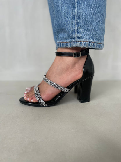 14331 – Sandalias Negras con Tacón Alto y Detalle Brillante