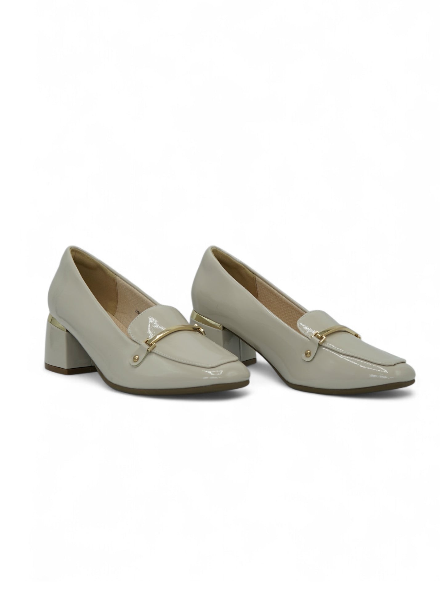 14258 – Zapatos off white de tacón medio con detalle dorado para dama