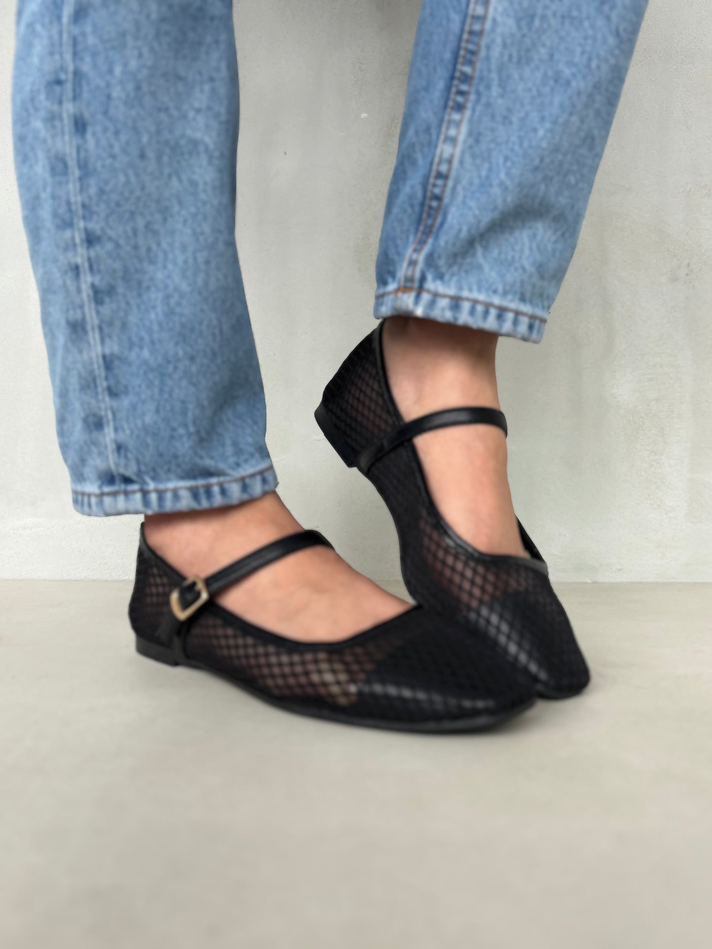 13766 - Bailarinas de Malla Negra con Hebilla