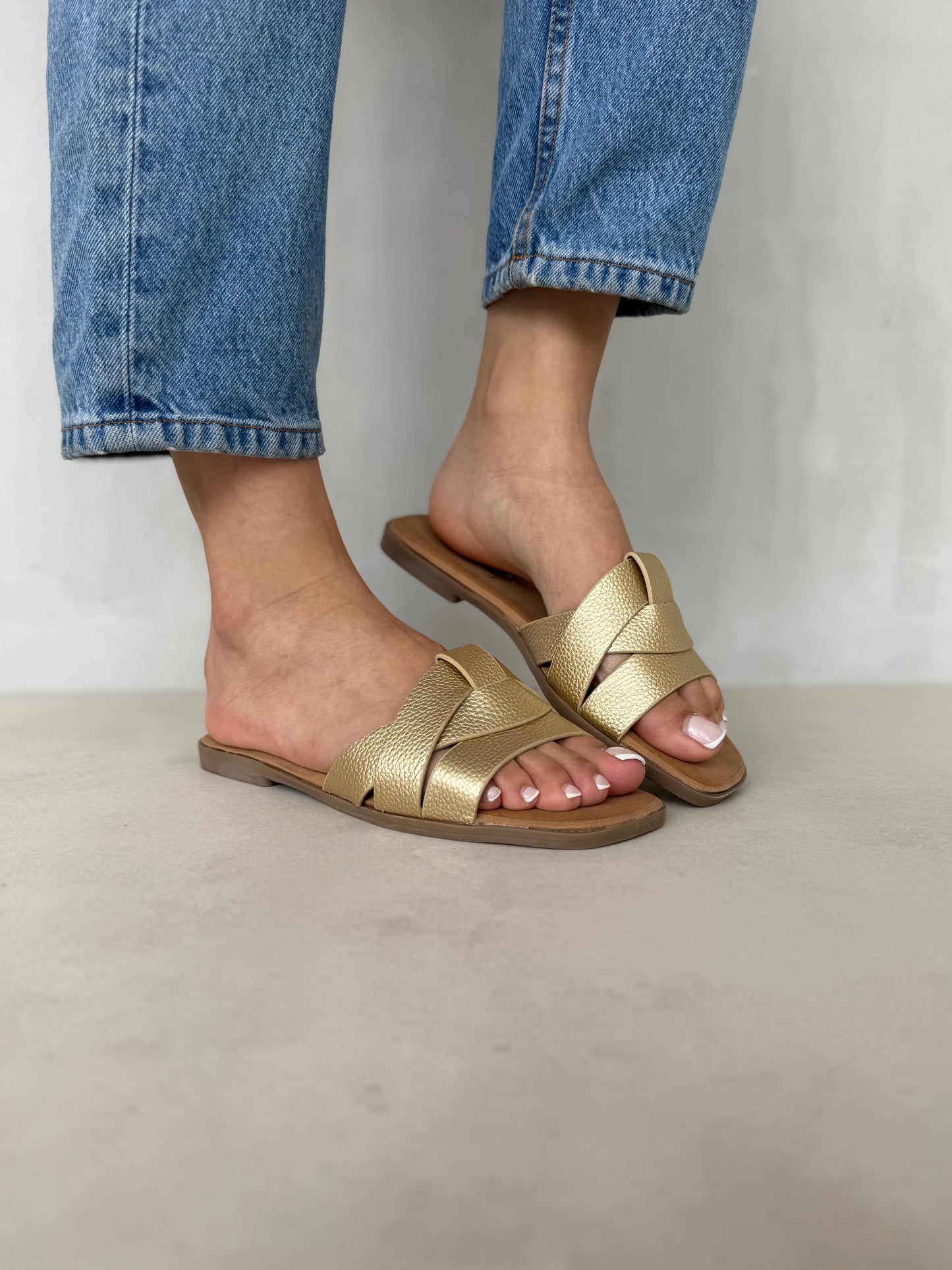 14021-Sandalias Planas de Mujer con Diseño Entrelazado