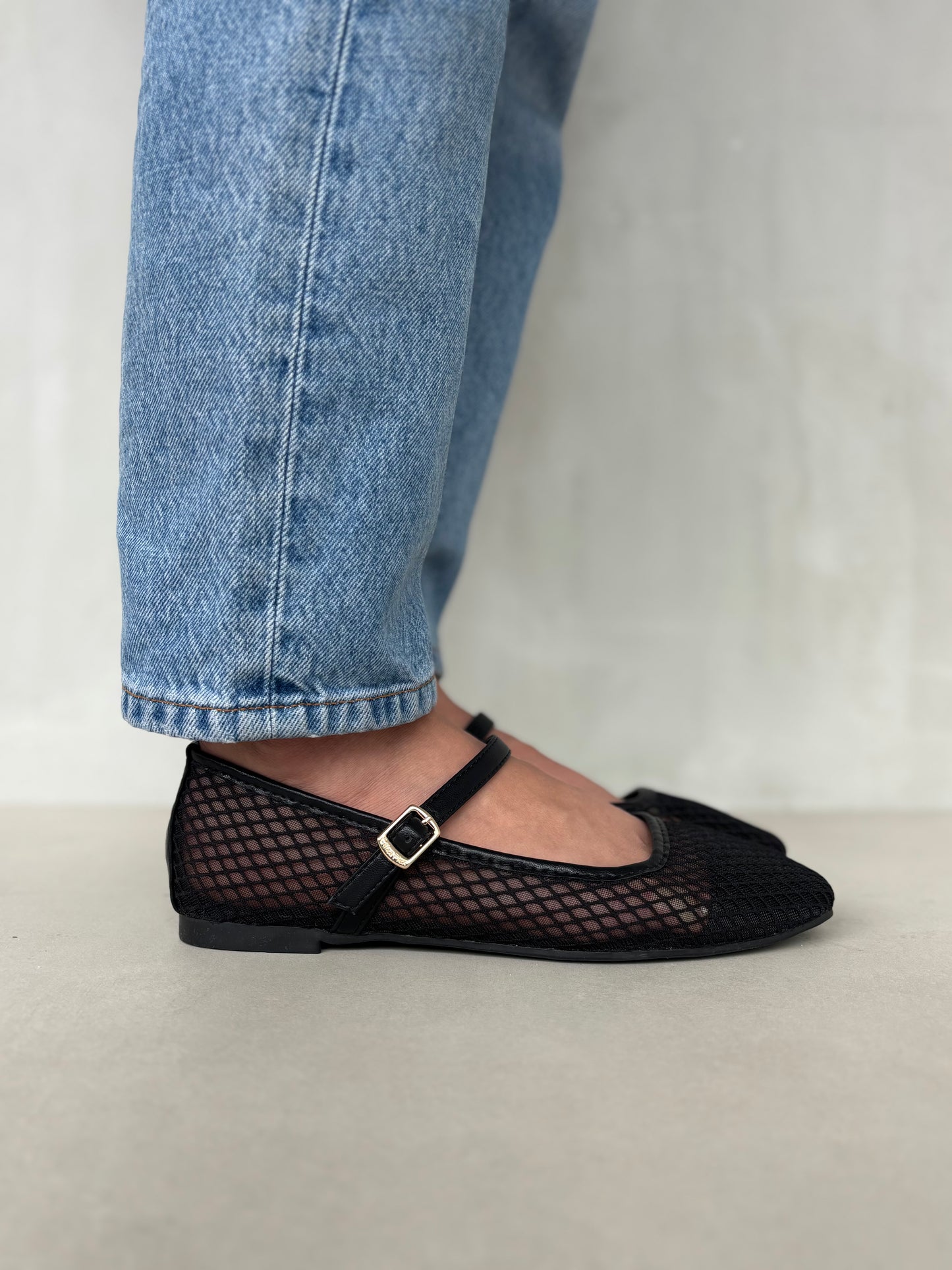 13766 - Bailarinas de Malla Negra con Hebilla