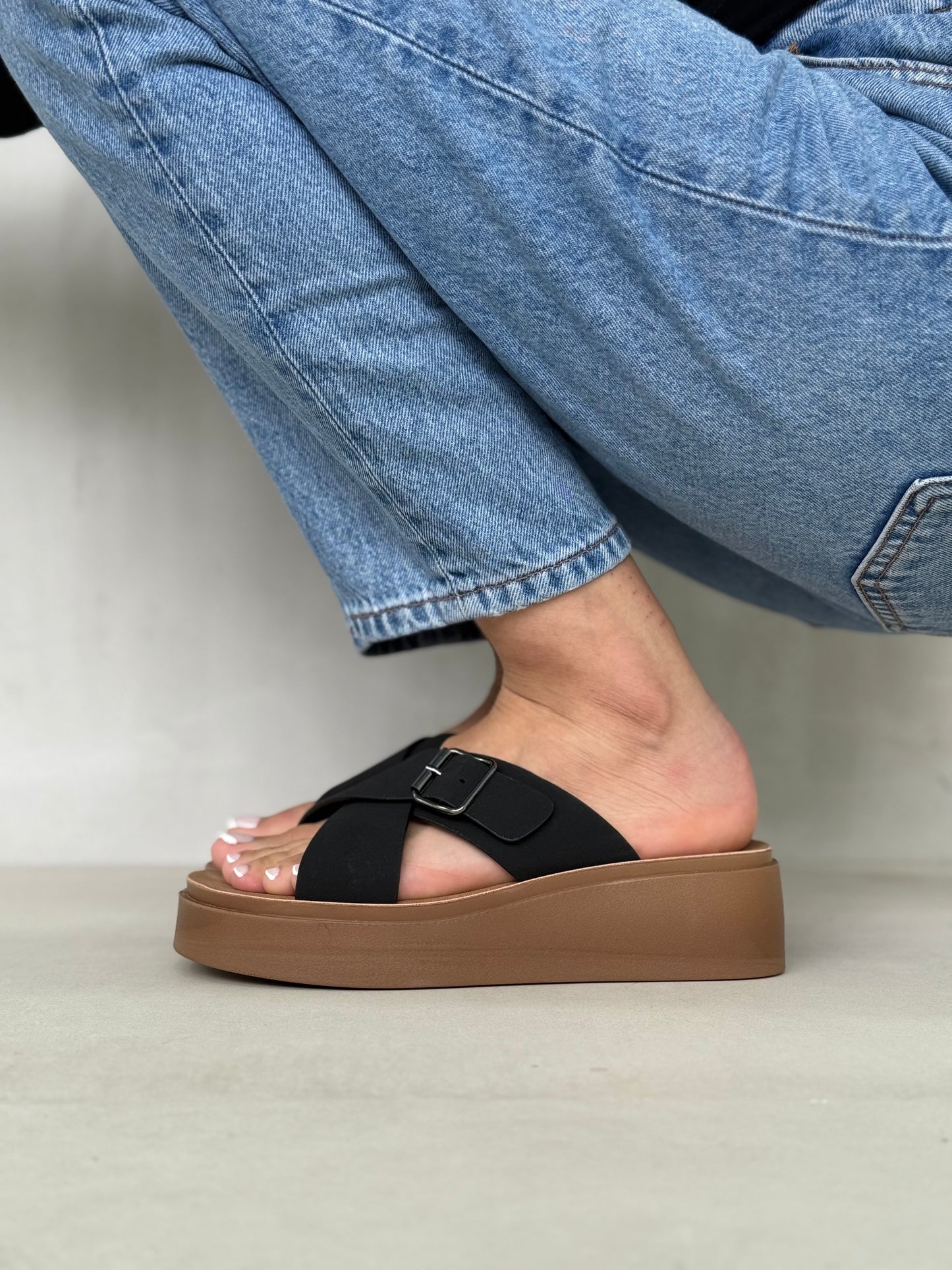 14088 - Sandalias con Plataforma y Hebilla