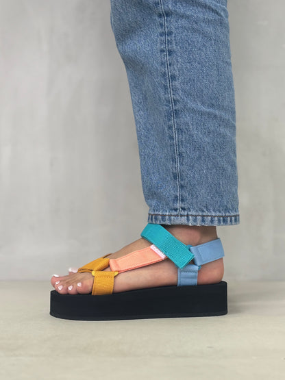 14056 - Sandalias Multicolor con Plataforma