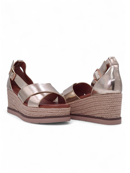 13746 - Sandalias para Mujer en Dorado Champagne con Cuña de Yute
