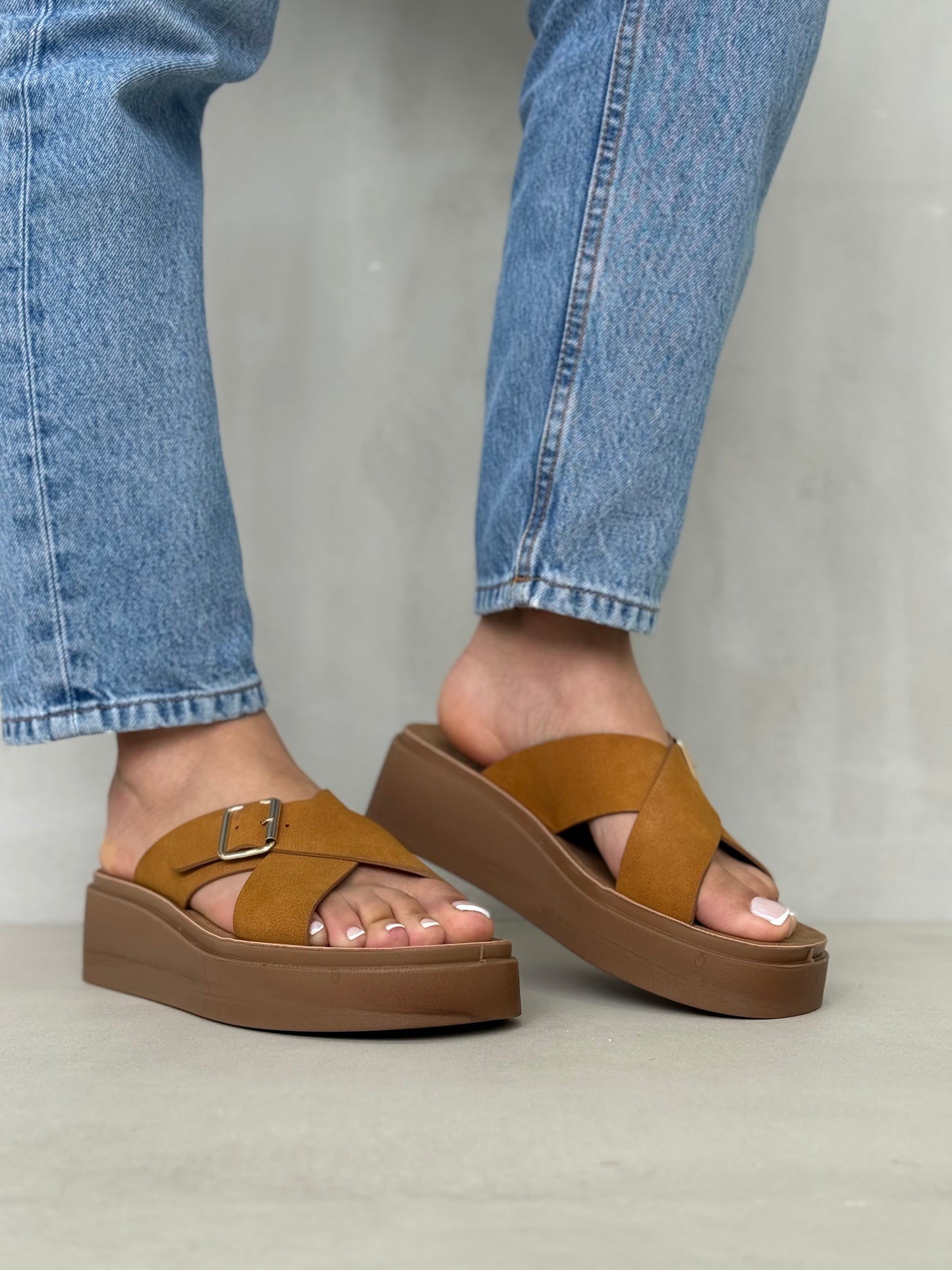 14089 - Sandalias con Plataforma y Hebilla