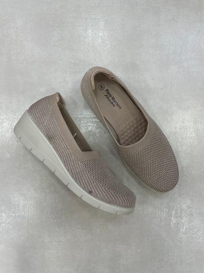 14083 – Zapatos Livianos Rosados con Plataforma Suave