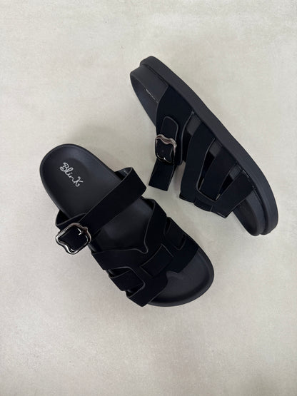 14480 – Sandalias Negras con Hebilla y Tiras Cruzadas