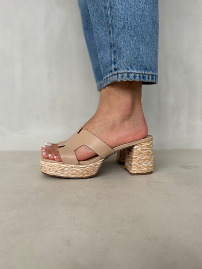 13754 - Sandalias de Tacón – Diseño Casual en Tonos Beige y Textura Trenzada