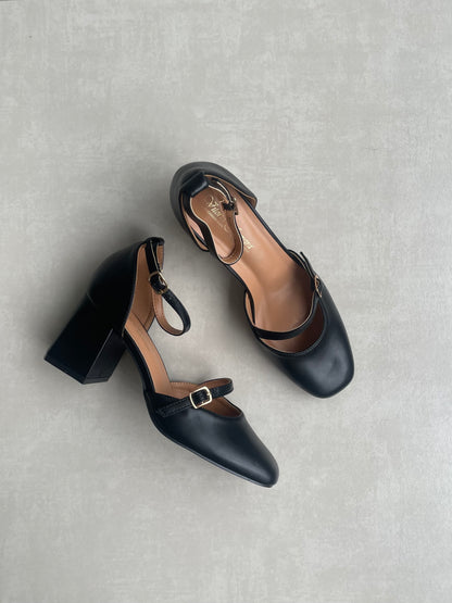 14428 – Zapatos Negros con Tacón Cuadrado y Doble Correa