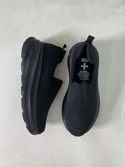 14284 – Zapatos Slip-On Negros con Suela Alta y Tejido Elástico