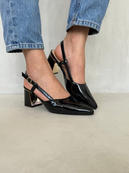 14343 – Zapatos de tacón negro charol con tiras cruzadas para dama