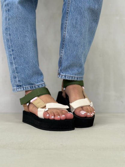 14053 - Sandalias Multicolor con Plataforma