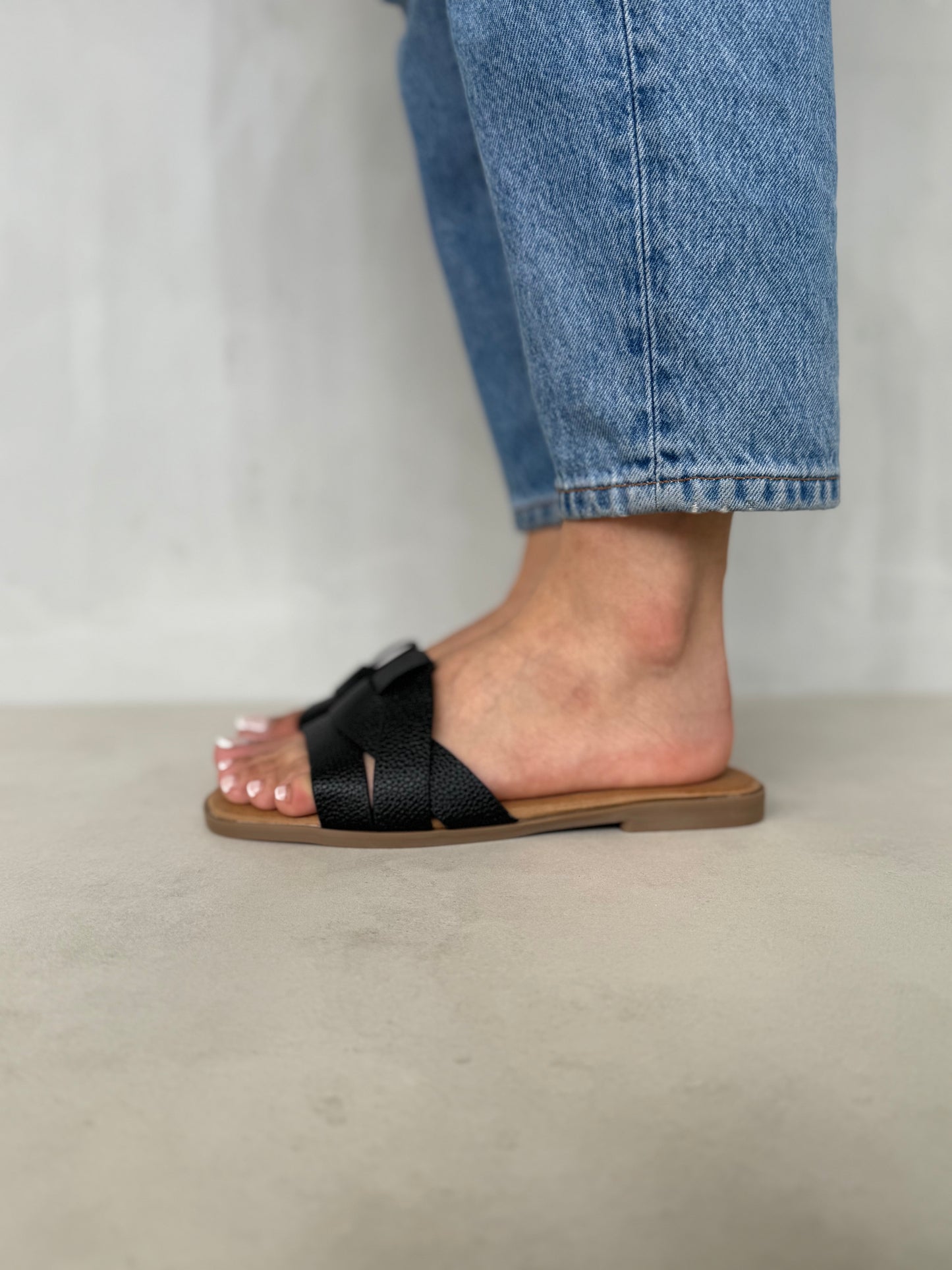 14018-Sandalias Planas de Mujer con Diseño Entrelazado