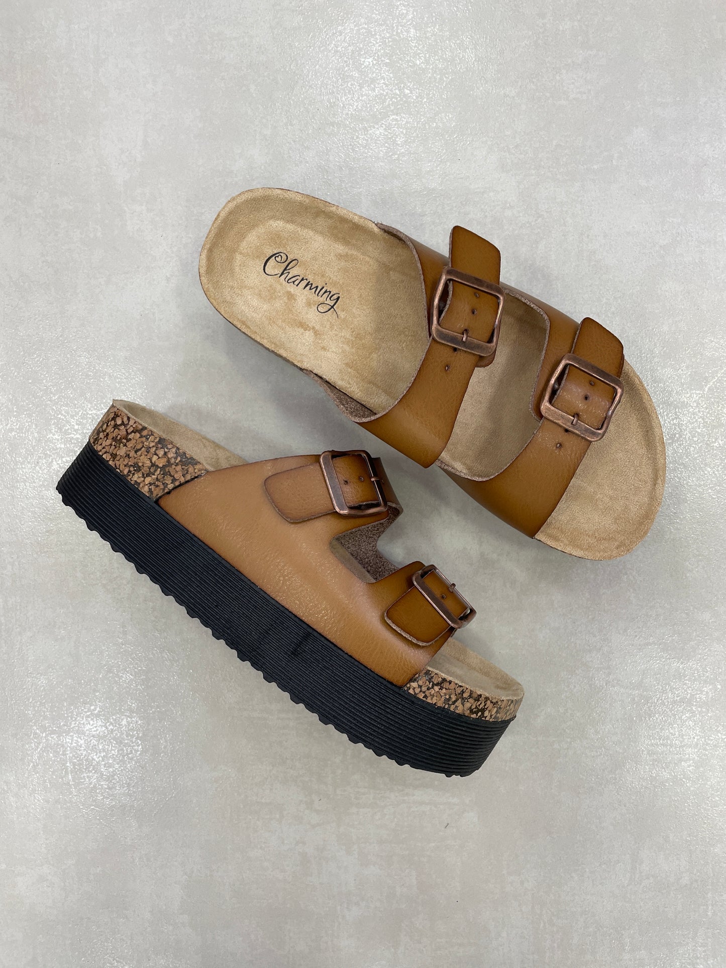 14282 – Sandalias khaki con plataforma y doble hebilla para dama