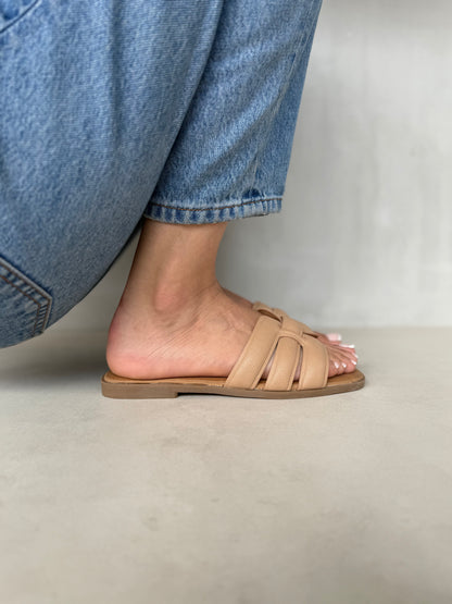 14044 - Sandalias Planas para Mujer en Color Terracota con Tiras Acolchadas