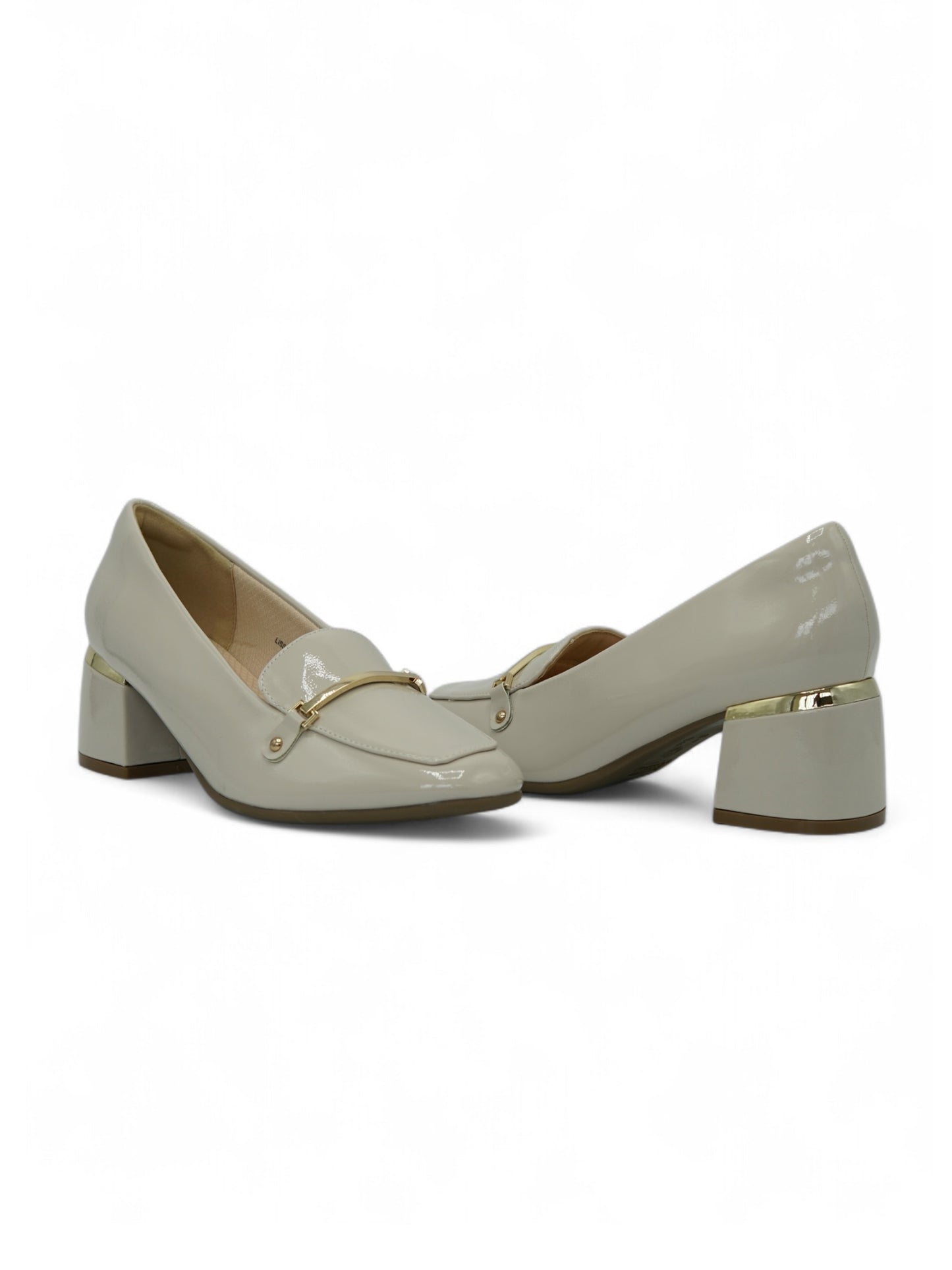 14258 – Zapatos off white de tacón medio con detalle dorado para dama