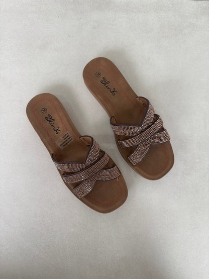 14502 – Sandalias Marrones con Brillo Cruzado